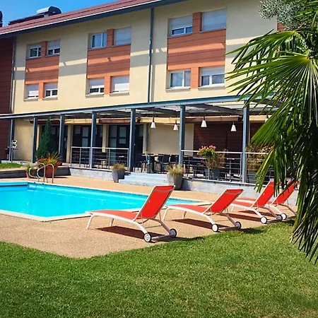 Отель Domaine Des Fontaines Experience Бернен